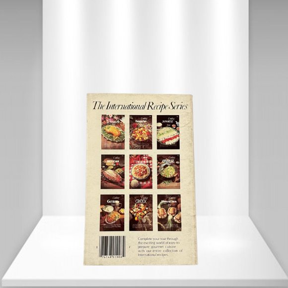 1979 Vintage The International Recipe Series Cooking Hungarian Style Booklet - Picture 3 of 3